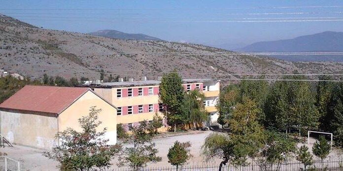 Foto, Zyra Vendore e Arsimit Parauniversitar Kukës