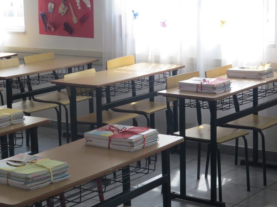 Foto, Zyra Vendore e Arsimit Parauniversitar Kukës