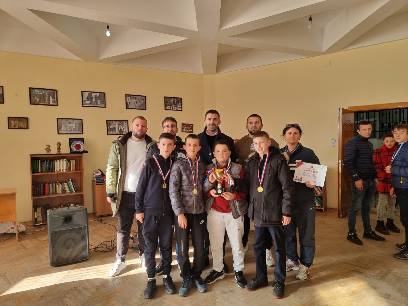 Foto, Zyra Vendore e Arsimit Parauniversitar Kukës