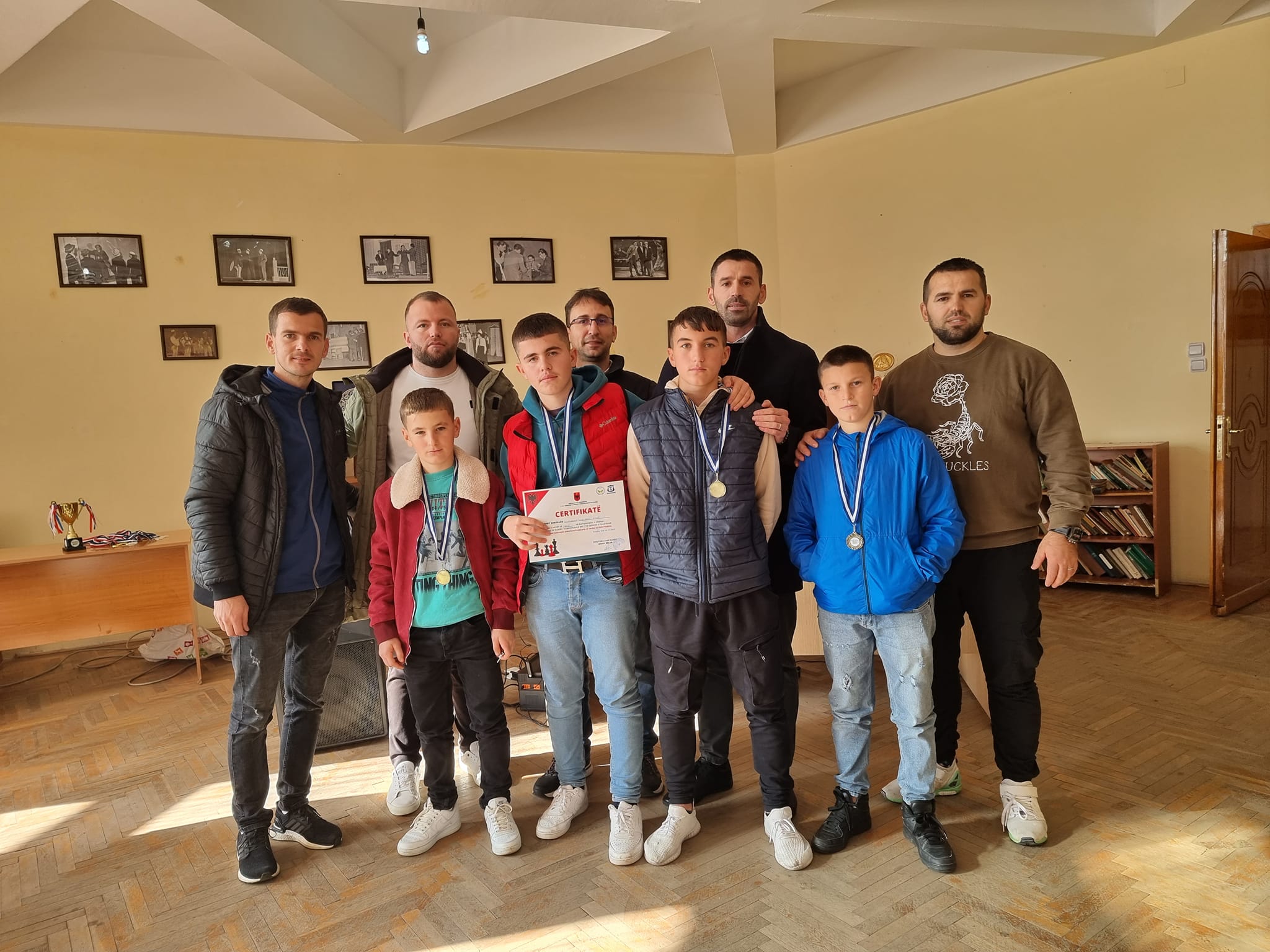 Foto, Zyra Vendore e Arsimit Parauniversitar Kukës