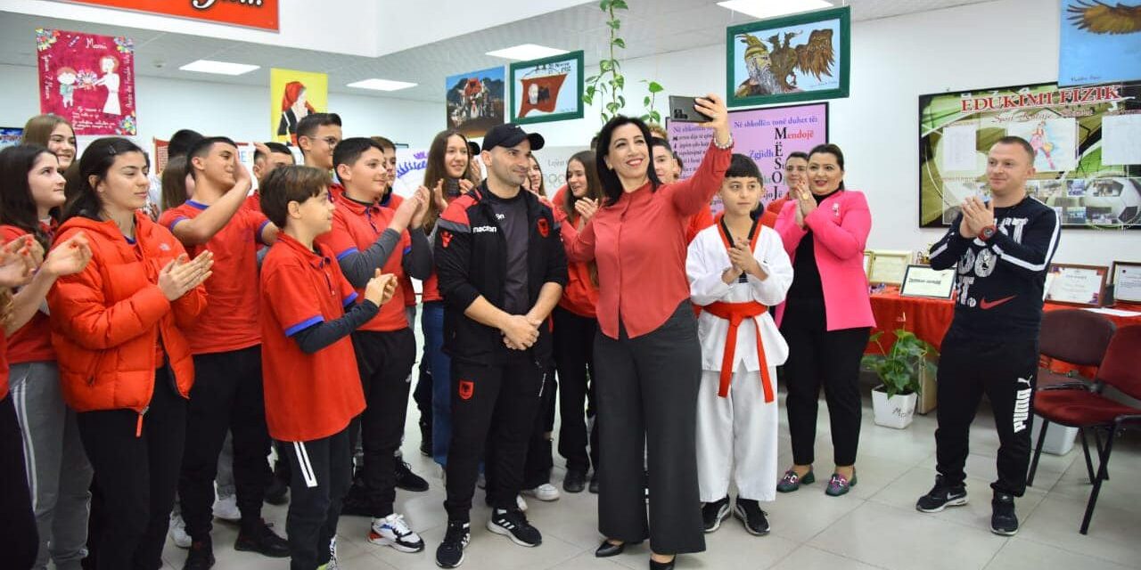 Foto, Zyra Vendore e Arsimit Parauniversitar Kukës