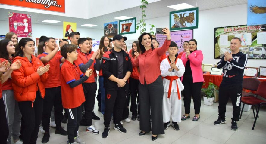 Foto, Zyra Vendore e Arsimit Parauniversitar Kukës