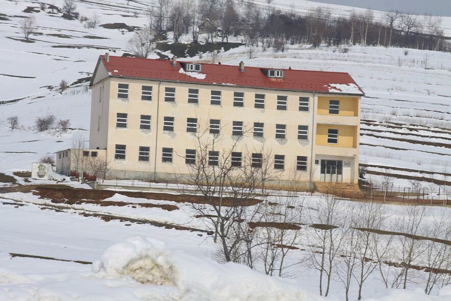Foto, Zyra Vendore e Arsimit Parauniversitar Kukës