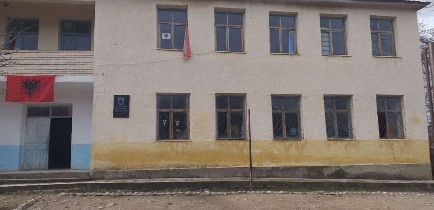 Foto, Zyra Vendore e Arsimit Parauniversitar Kukës