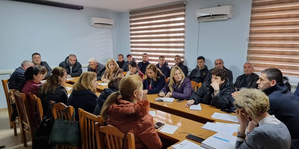 Foto, Zyra Vendore e Arsimit Parauniversitar Kukës